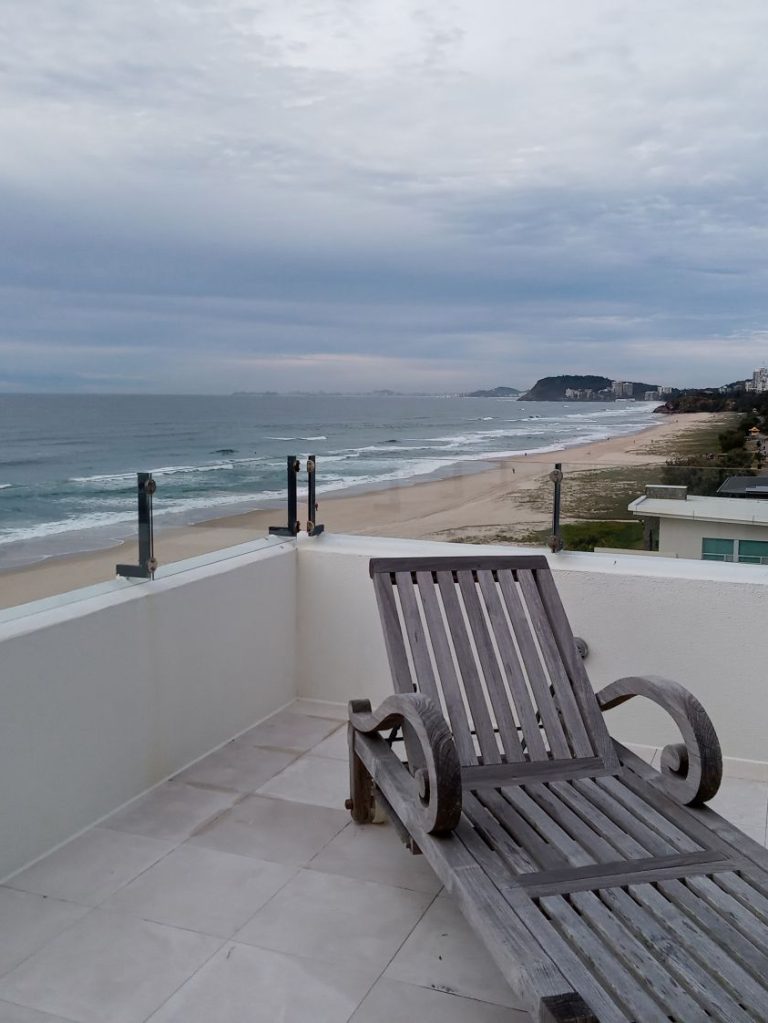 Knobby Beach House Cleaning 1