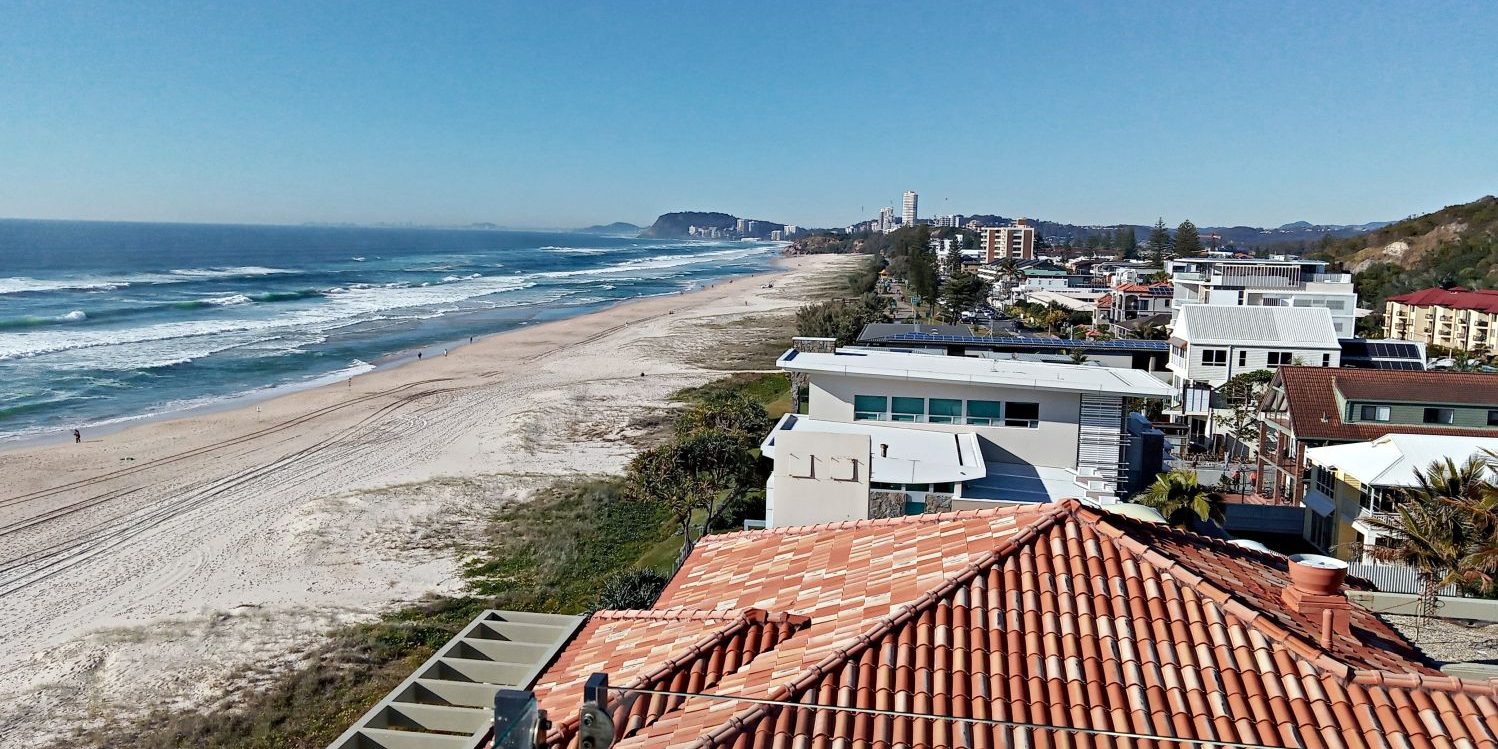 Knobby Beach House Cleaning