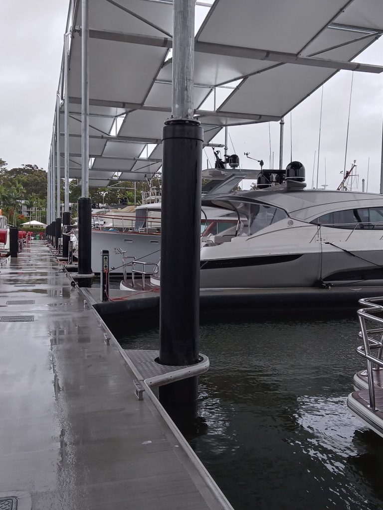 Sanctuary-Cove-Superyacht-Cleaning