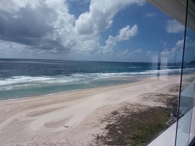 Mermaid-Beach-House-Cleaning-Cleaner-010 Mermaid-Beach-House-Cleaning-Cleaner-010