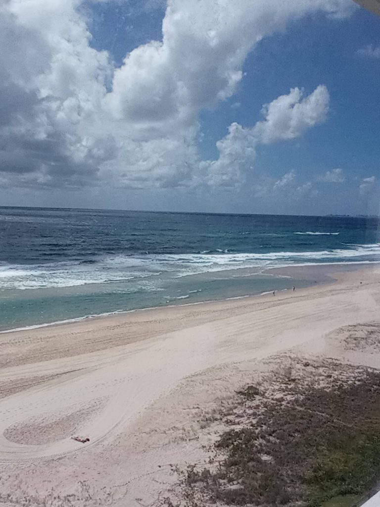 Mermaid-Beach-House-Cleaning-Cleaner-010